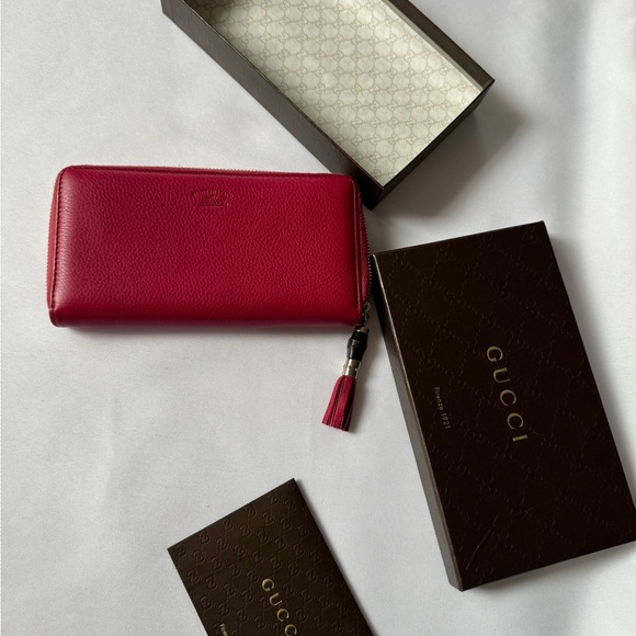 Gucci Red Wallet Bamboo Tassel, Box, Tissue, and Documents Included - Picture 2 of 6